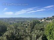 Maison à CHATEAUNEUF-GRASSE