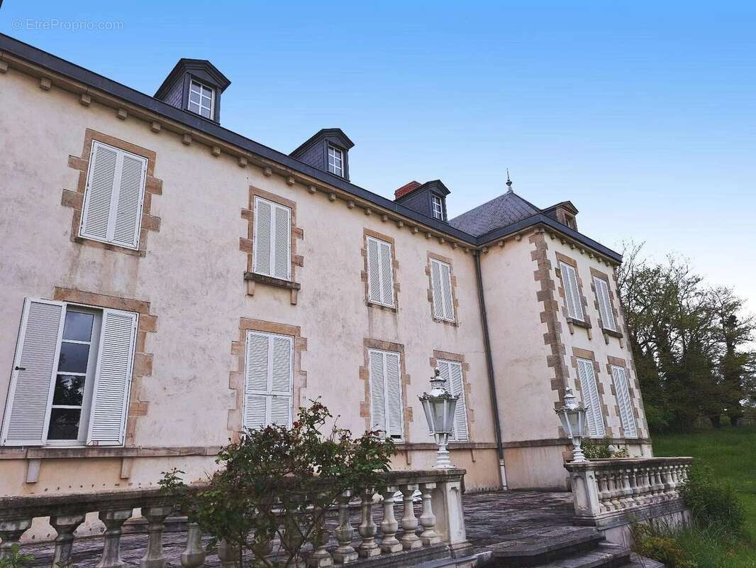 Maison à MOULINS-ENGILBERT