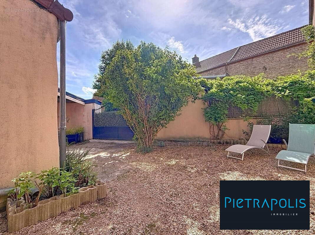 Maison à VELARS-SUR-OUCHE