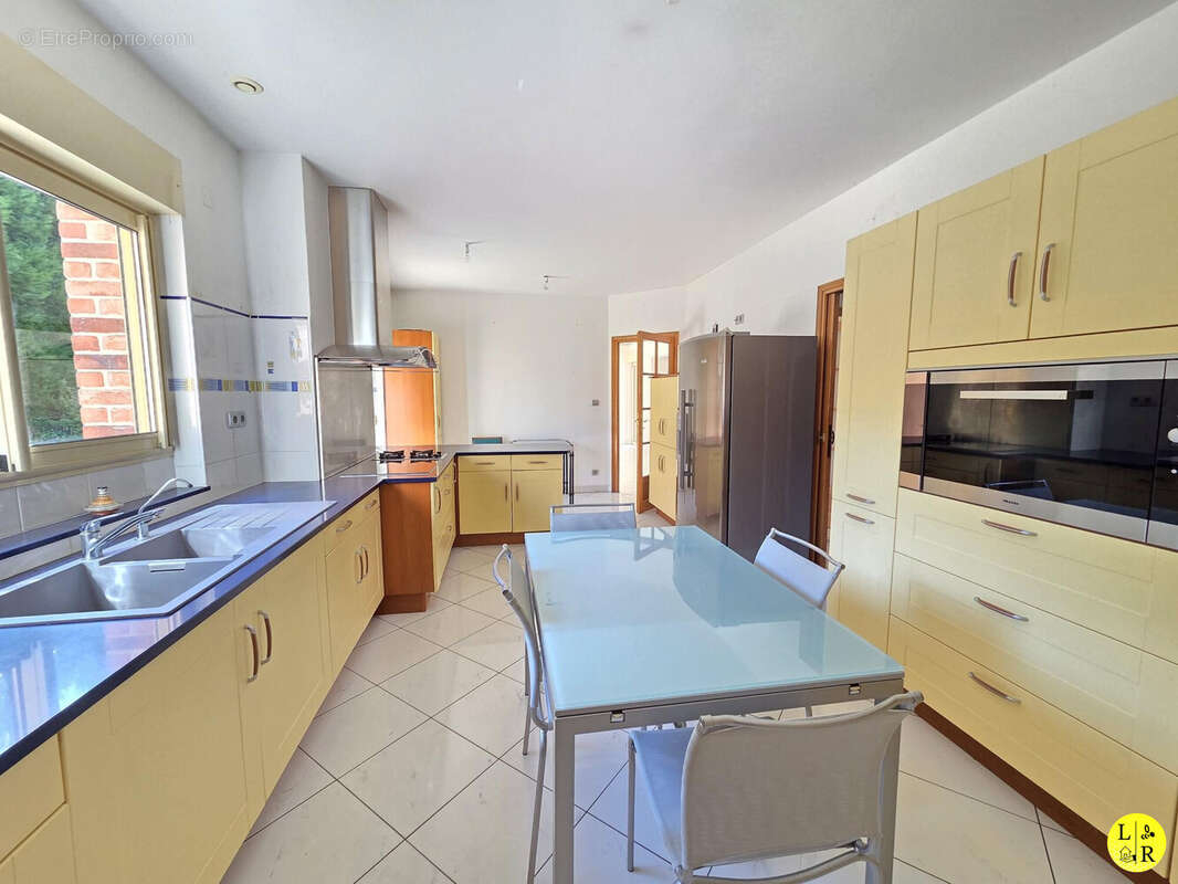 Maison 346 m² à Anzin-Saint-Aubin  - photo 9
