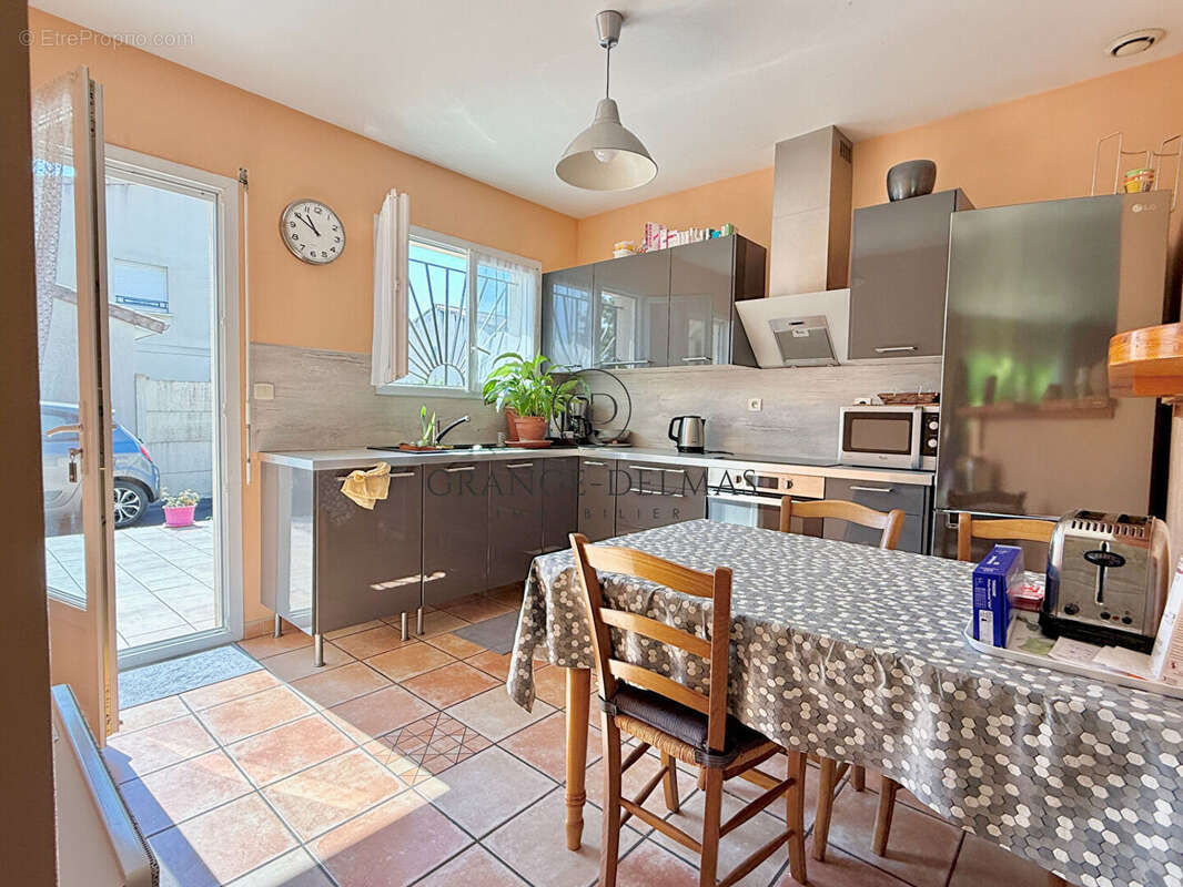 Maison de plain pied avec jardin et stationnements - CAUDÉRAN MONSÉJOUR - photo 5