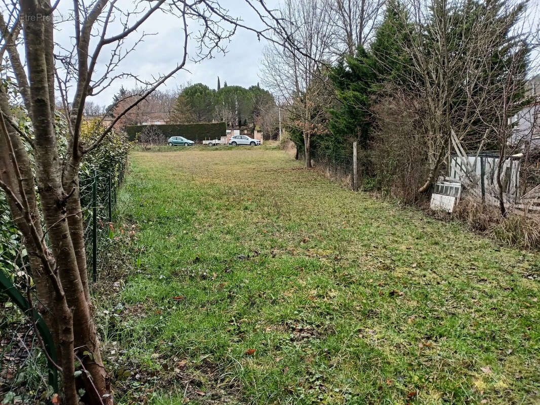 Terrain à COUIZA