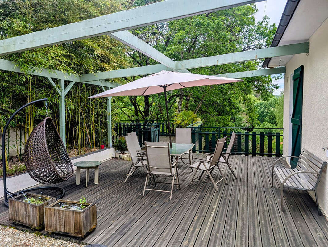 Maison à LAROQUE-DES-ARCS