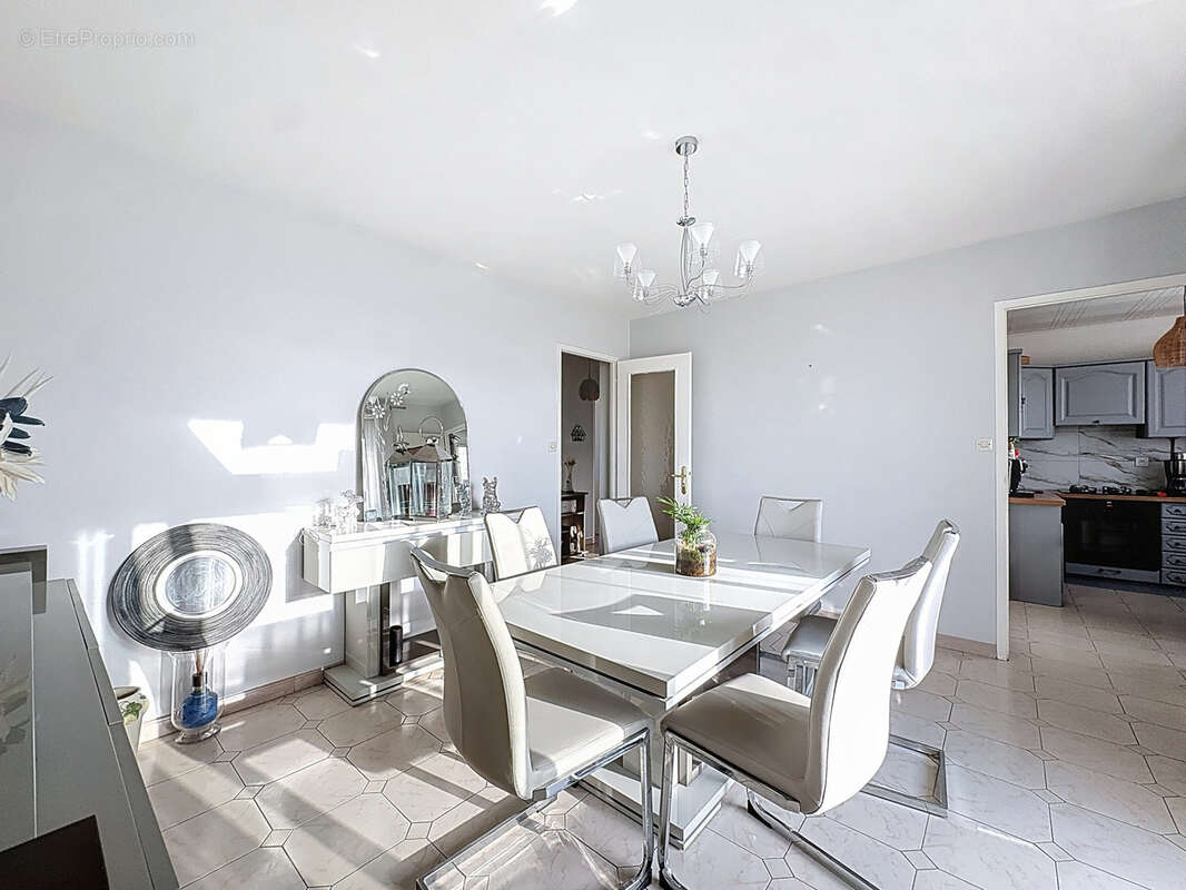 Appartement à VENISSIEUX