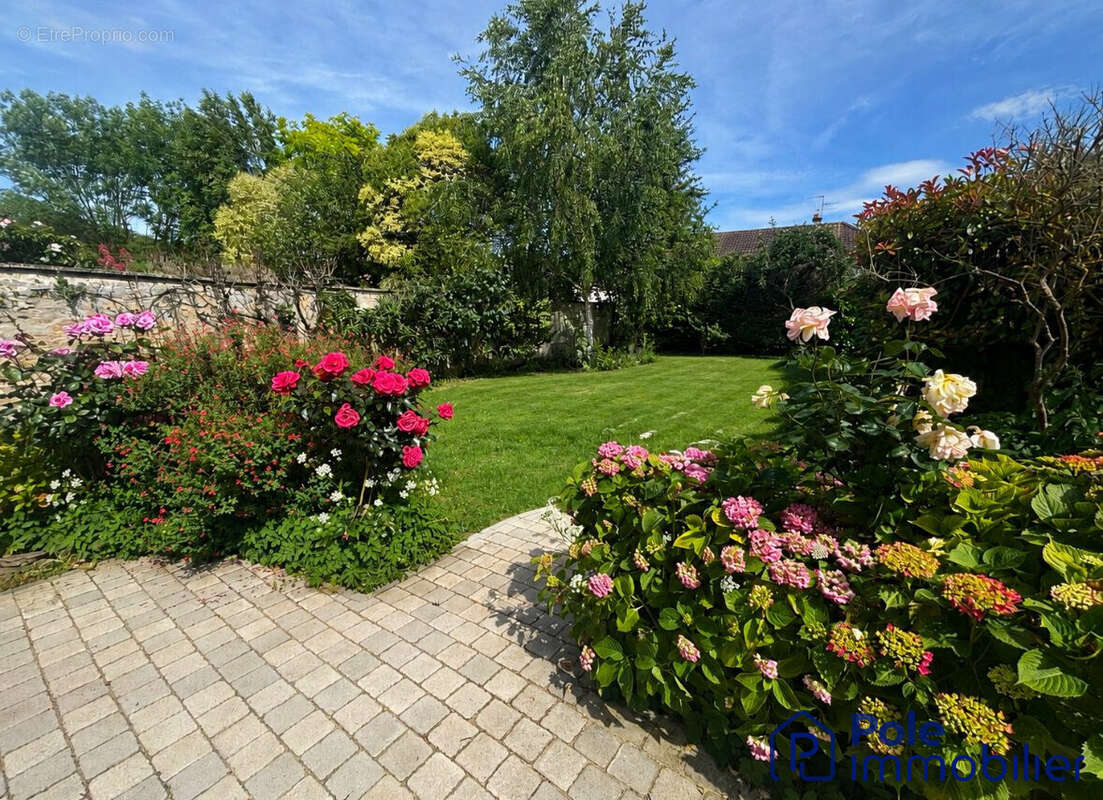 LOUVIGNY MAISON- JARDIN ARBORE - Maison à LOUVIGNY