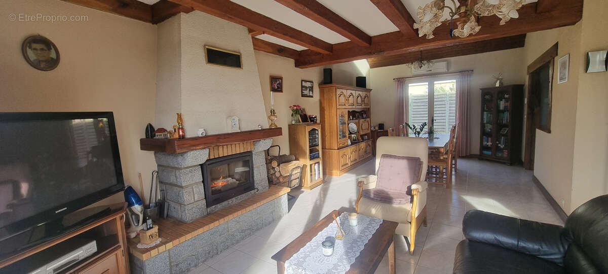 Maison à BEAULIEU-SUR-LAYON