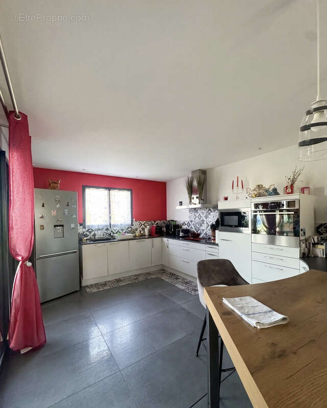 Maison à LA MOTTE-SAINT-JEAN