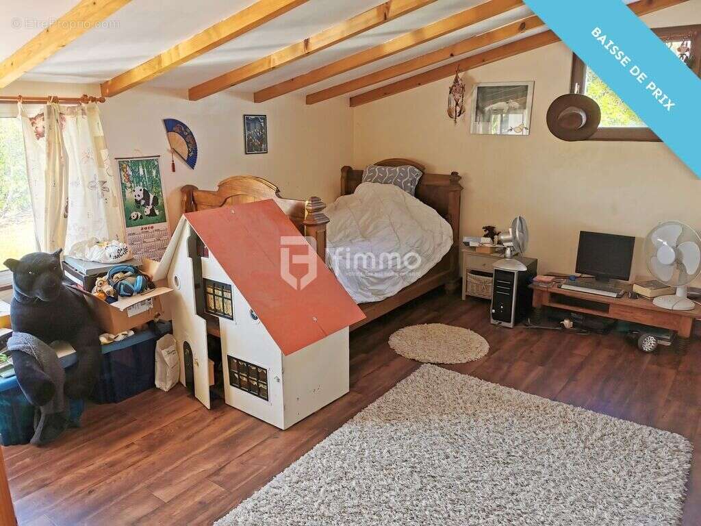 Maison à SAINT-LAURENT-SUR-GORRE