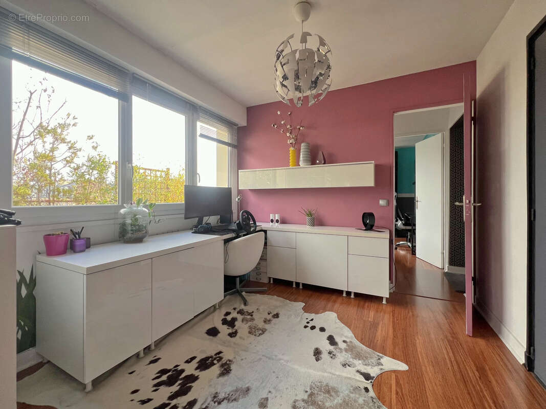 Appartement à COURBEVOIE