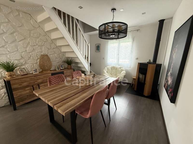 Maison à POUEYFERRE