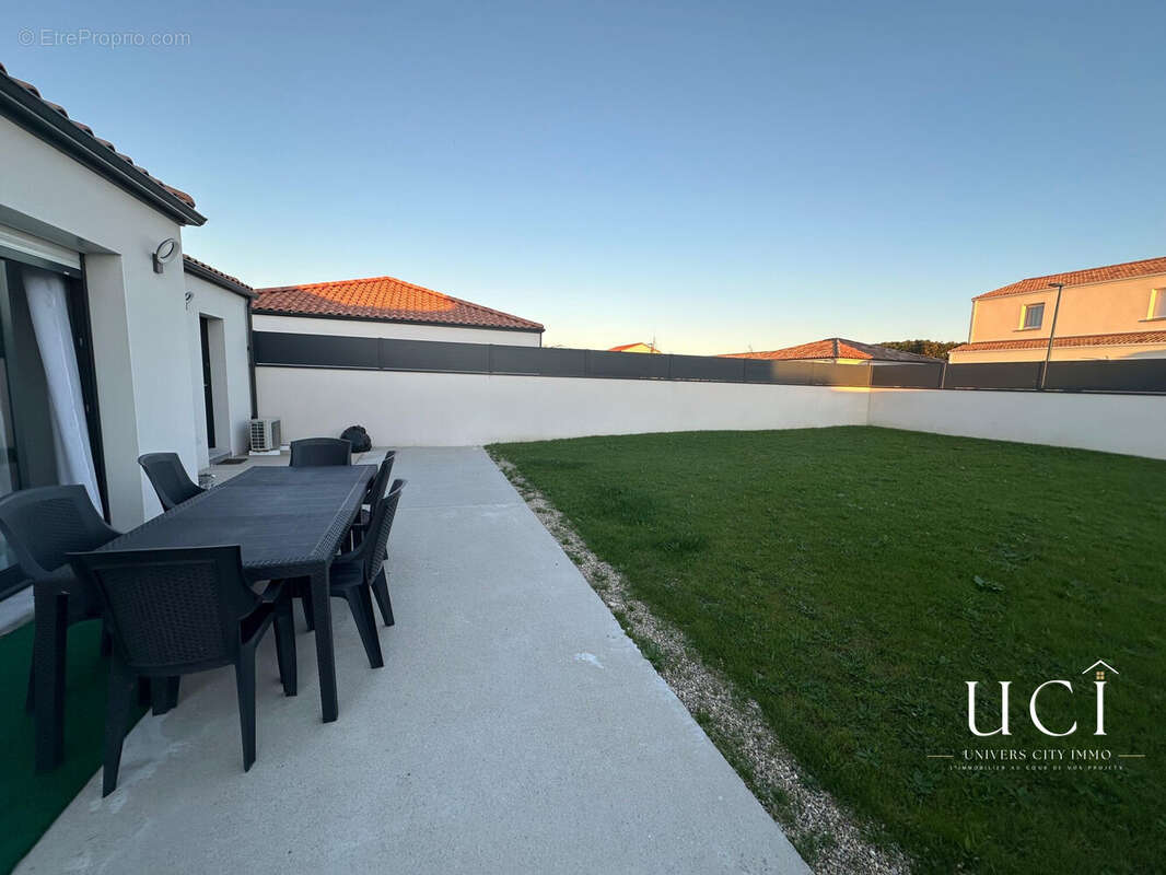 Maison 95 m² à Montbert  - photo 6