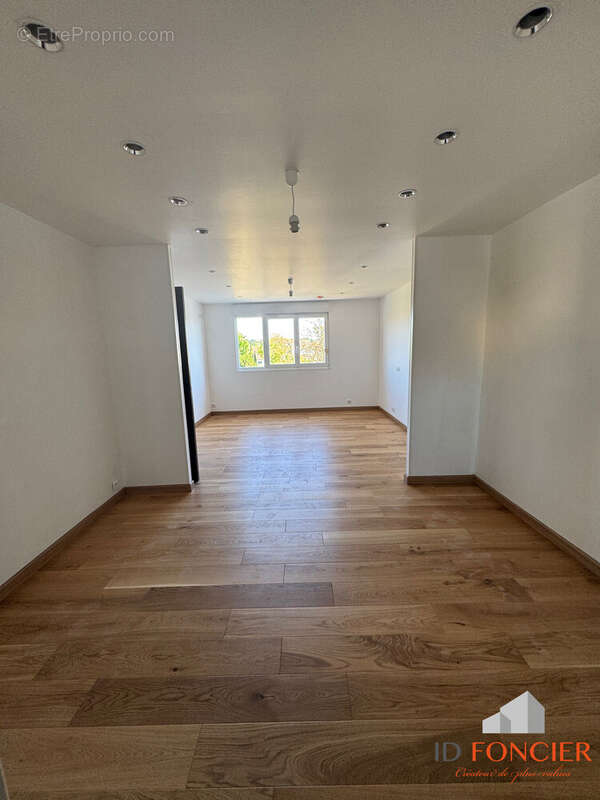 Maison à CHILLY-MAZARIN