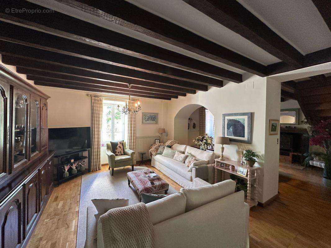 Maison à POMY