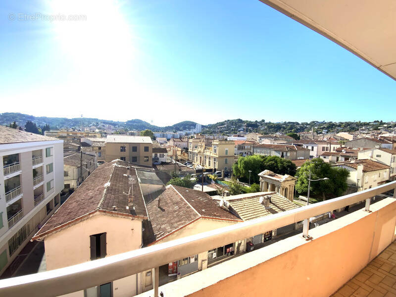 Appartement à VALLAURIS