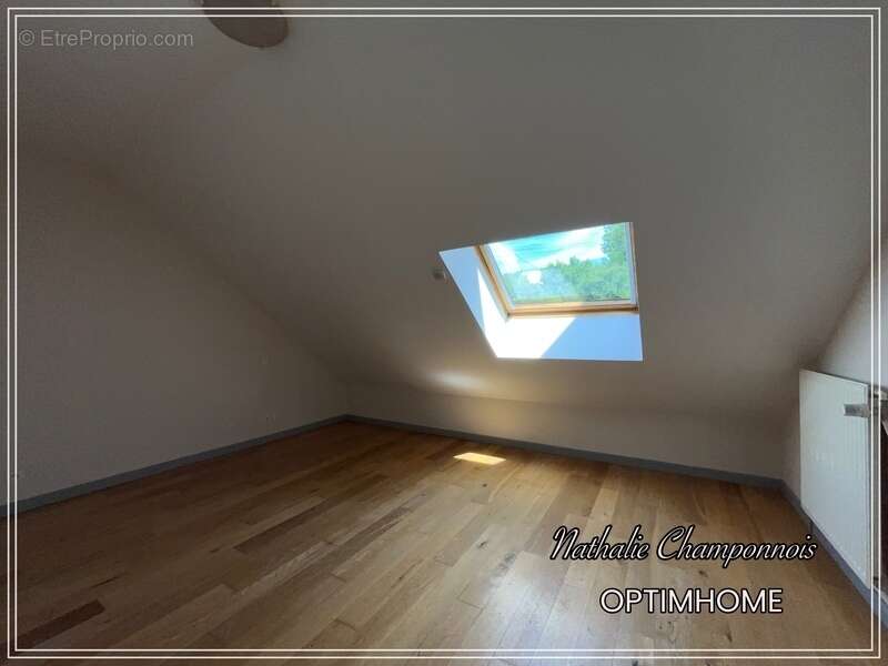 Chargey-lès-Gray (70100)- Maison rénovée 90 m² - 3 chambres - Garage - Terrasse - photo 7