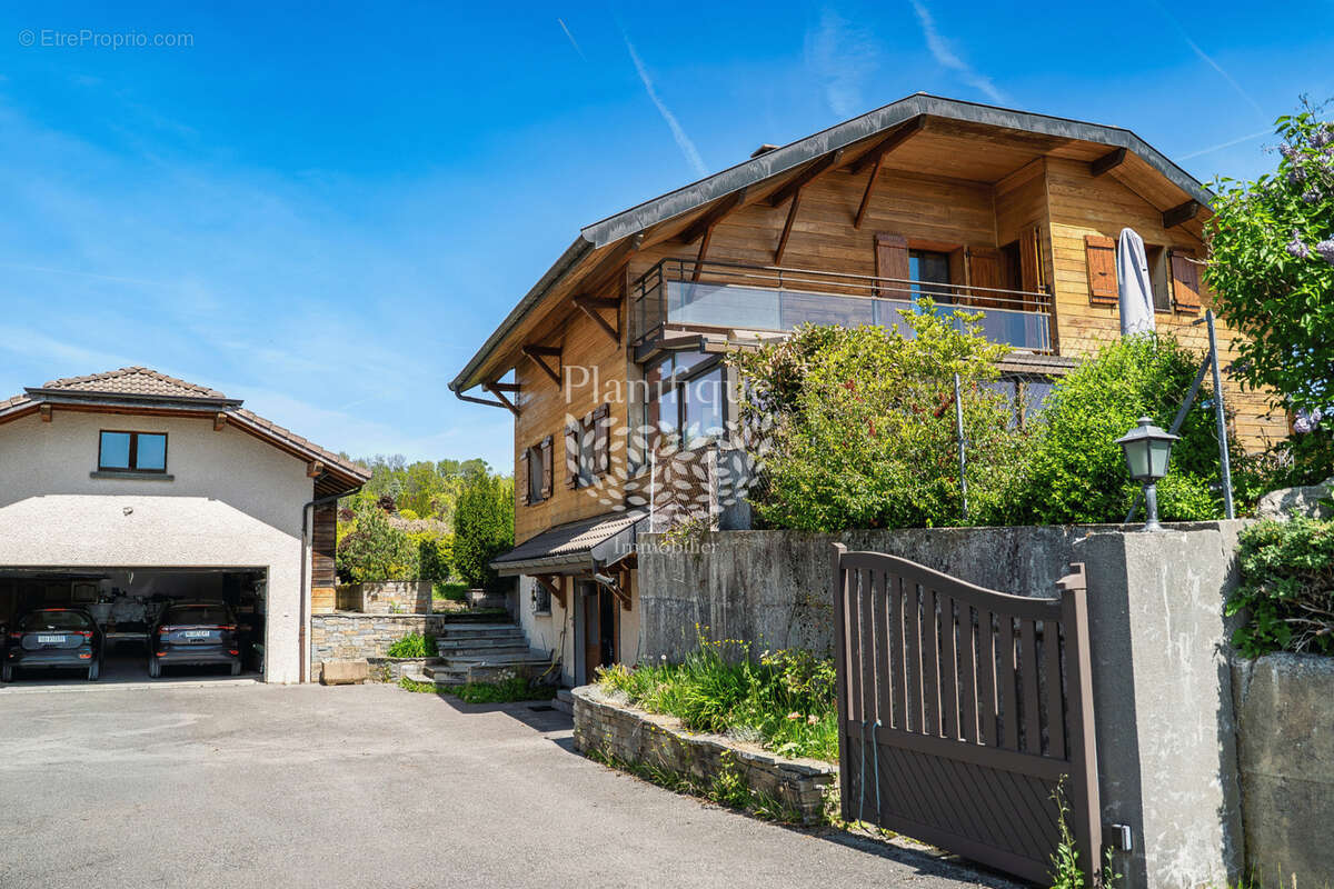 Maison à EVIRES