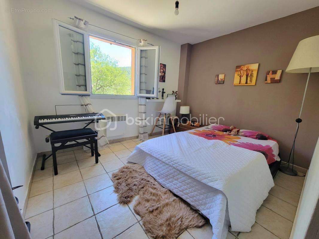 Maison à SOLLIES-TOUCAS