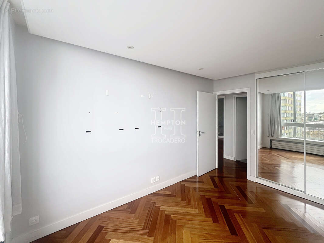 Appartement à PARIS-15E