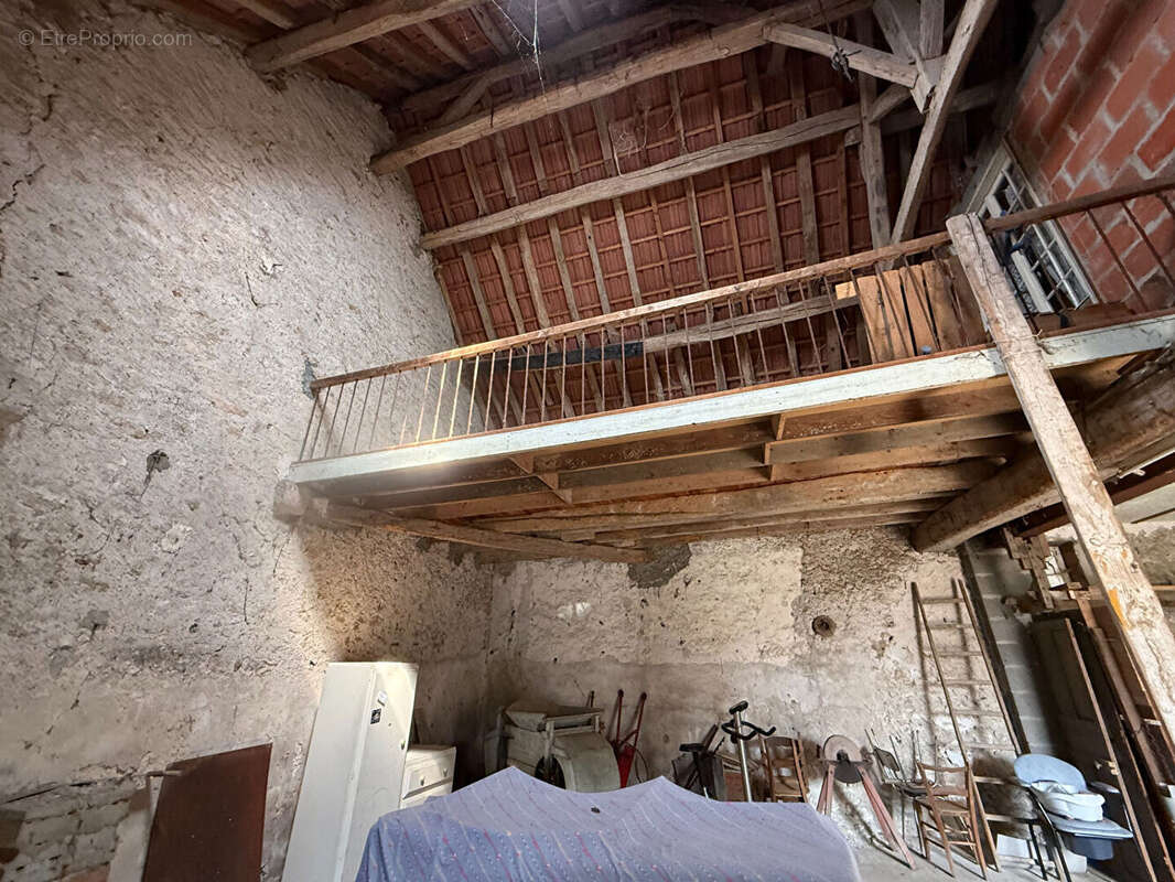 Maison ancienne à rénover à vendre à Blois ? 123 m² ? 3 chambres ? Garage de 70 m² - photo 6