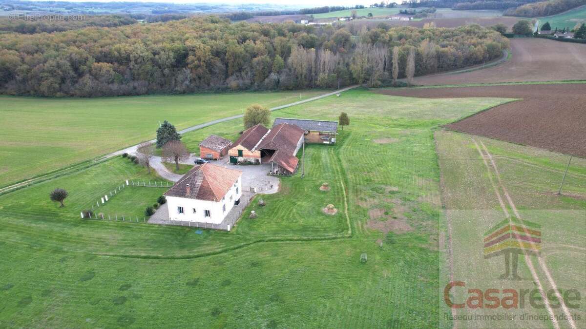 Maison à CASTELNAU-MONTRATIER