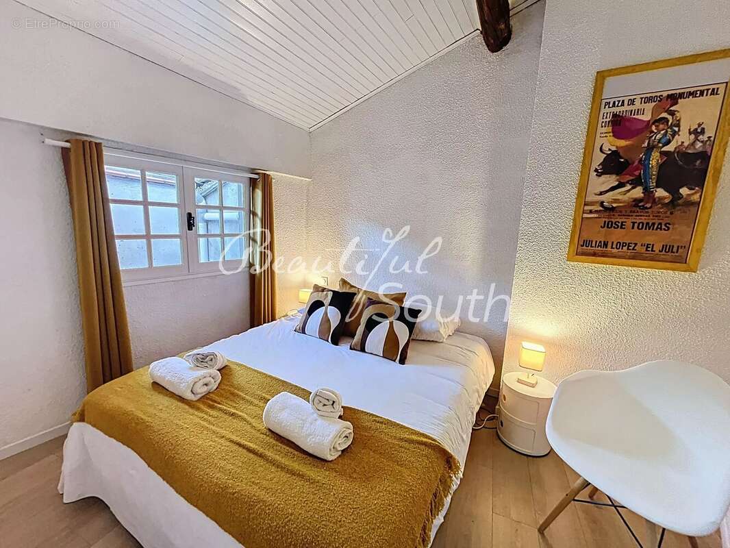 Élégante maison de village rénovée avec cour privée, Claira - photo 11