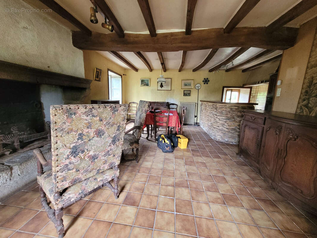 Maison 87m2 8300m2 de terrain plus dépendances - photo 4