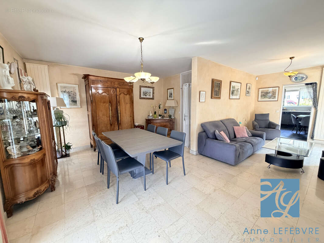 Exclusivité ! maison de 6 pièces avec garage et jardin - photo 5