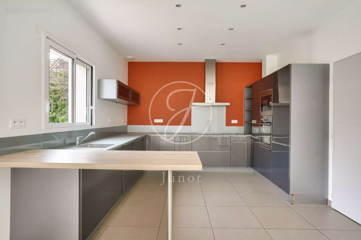 Maison à CROISSY-SUR-SEINE