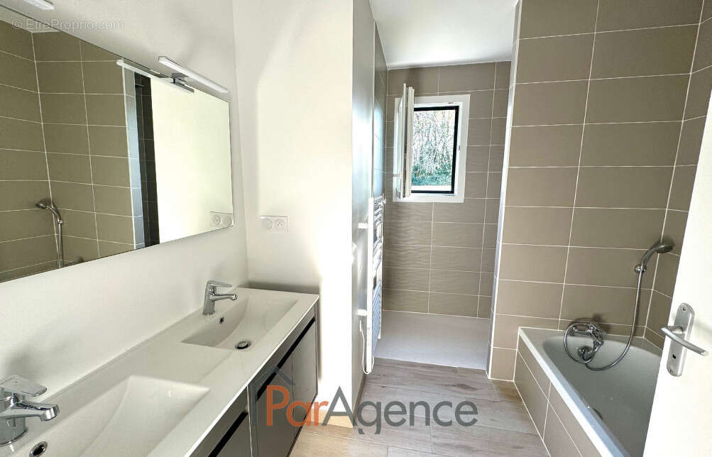 Maison à LES MATHES