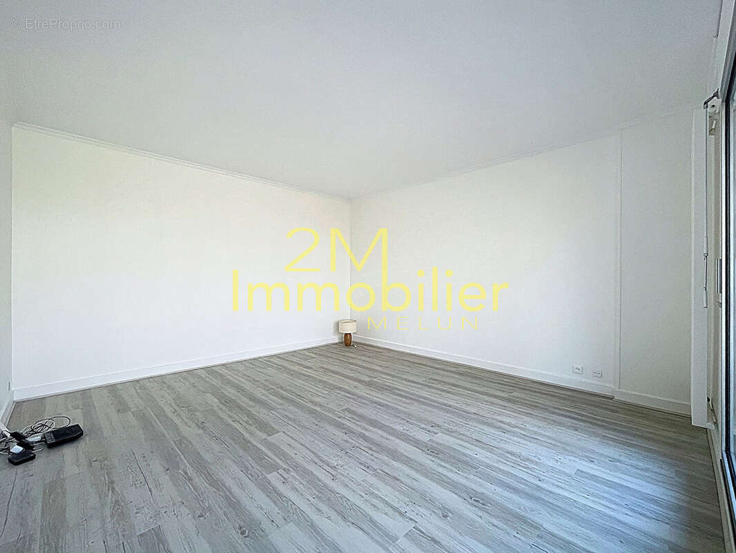Appartement à VAUX-LE-PENIL