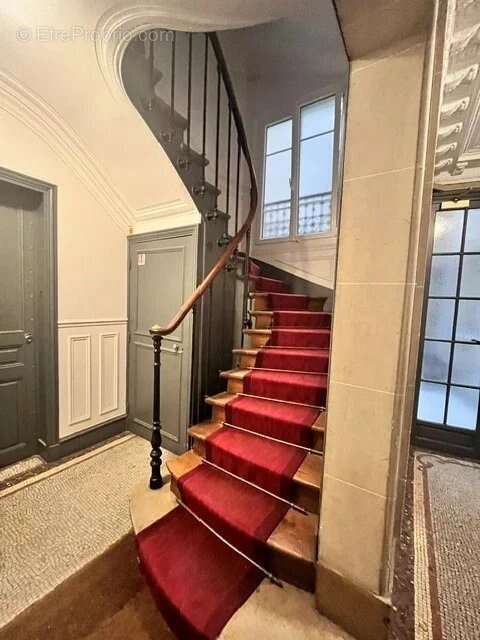 Paris 17eme epinettes  3 pieces 2 chambres refait a neuf avec vue degagee - photo 9