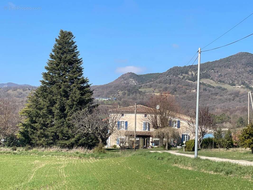 Maison 170 m² à Bourdeaux  - photo 3
