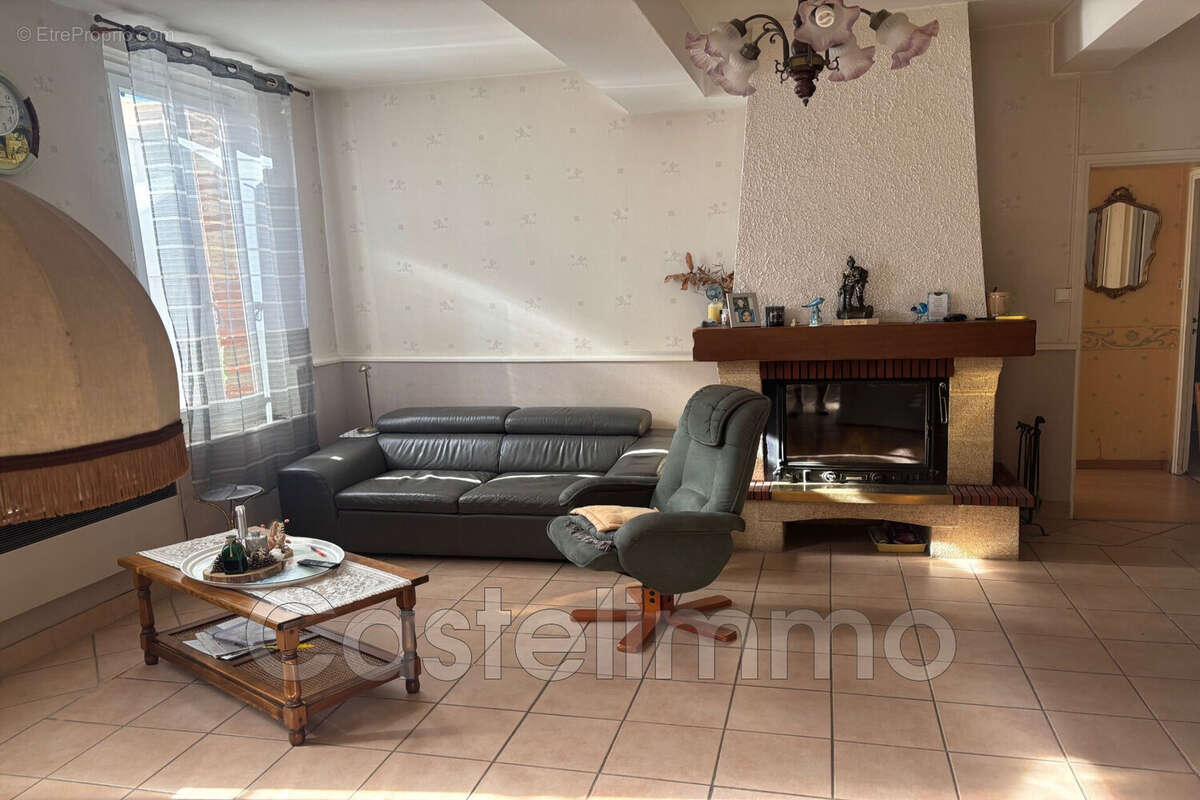 Maison à SAINT-NICOLAS-DE-LA-GRAVE