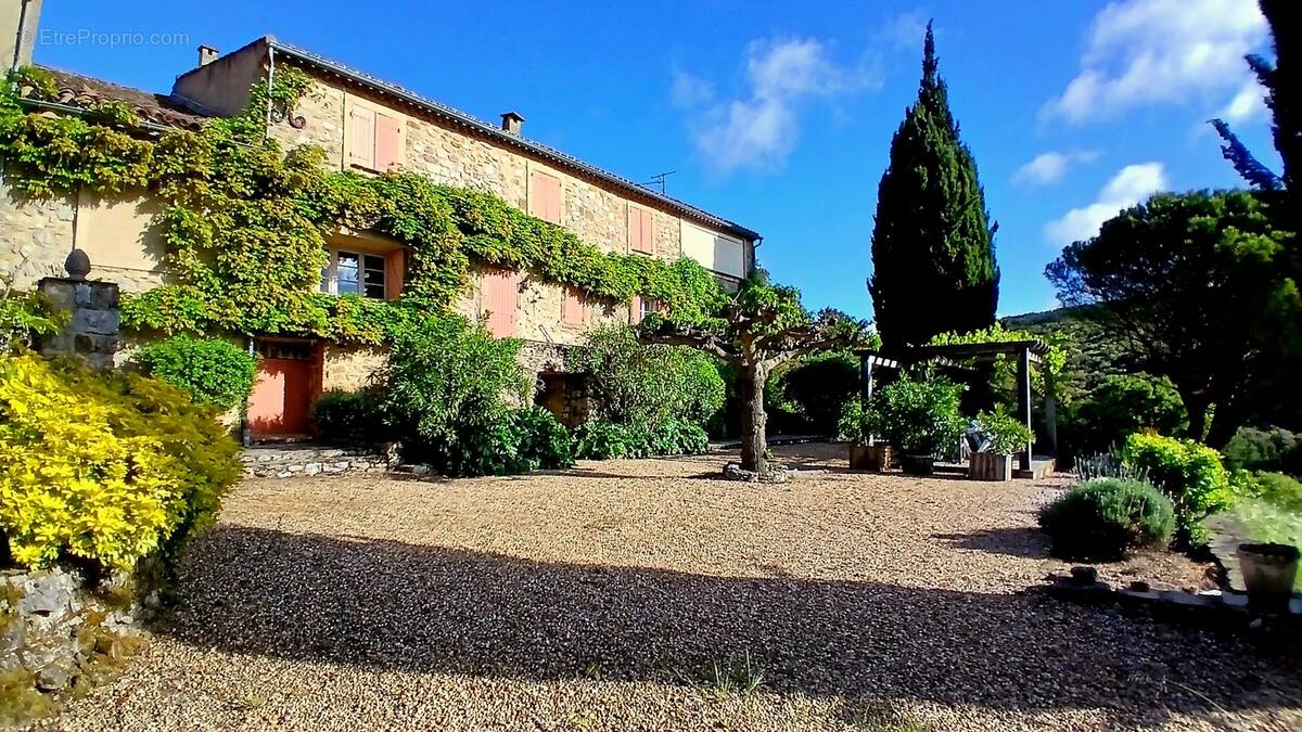 Maison à SAINT-CHINIAN
