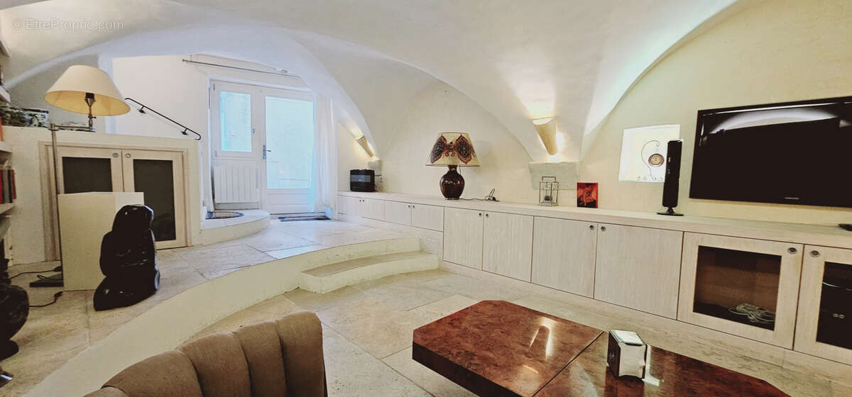 Appartement à LA CADIERE-D'AZUR