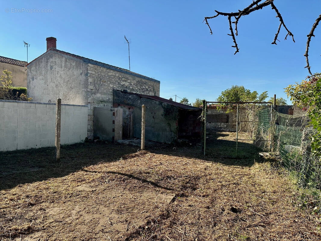 Maison à L'ILE-D'ELLE