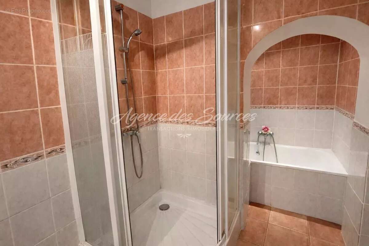 Appartement à VARAGES