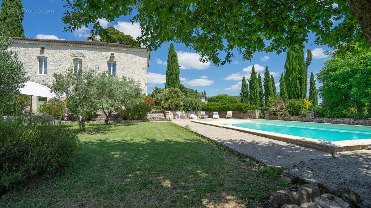Maison à MONTCUQ