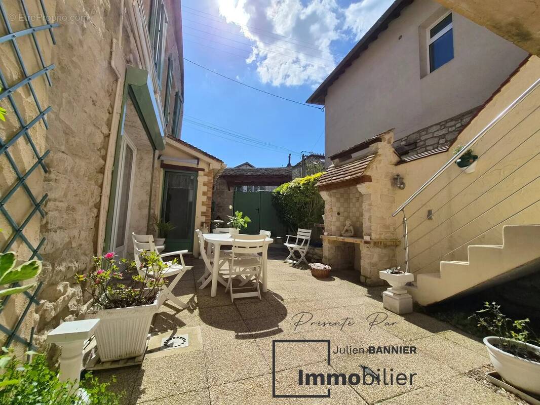 Maison à MAULE