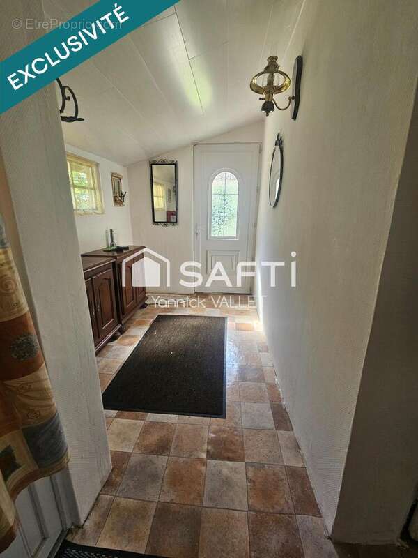 Maison 98 m² à Saint-Aquilin  - photo 2
