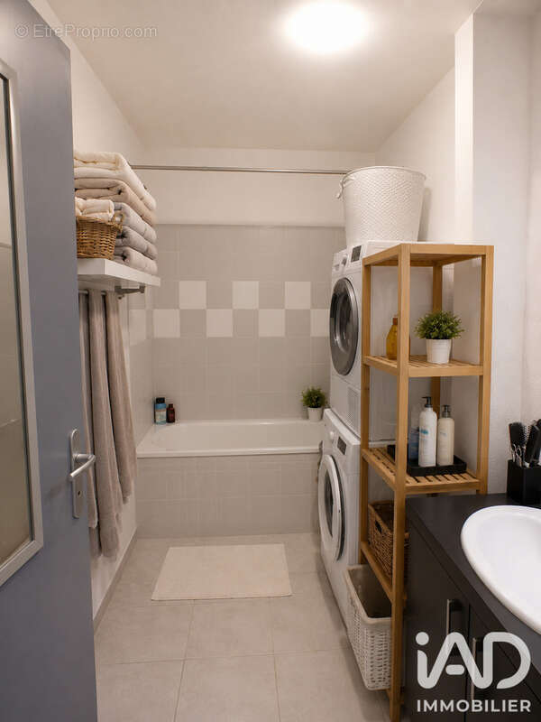 Appartement 78 m² à Lons  - photo 7