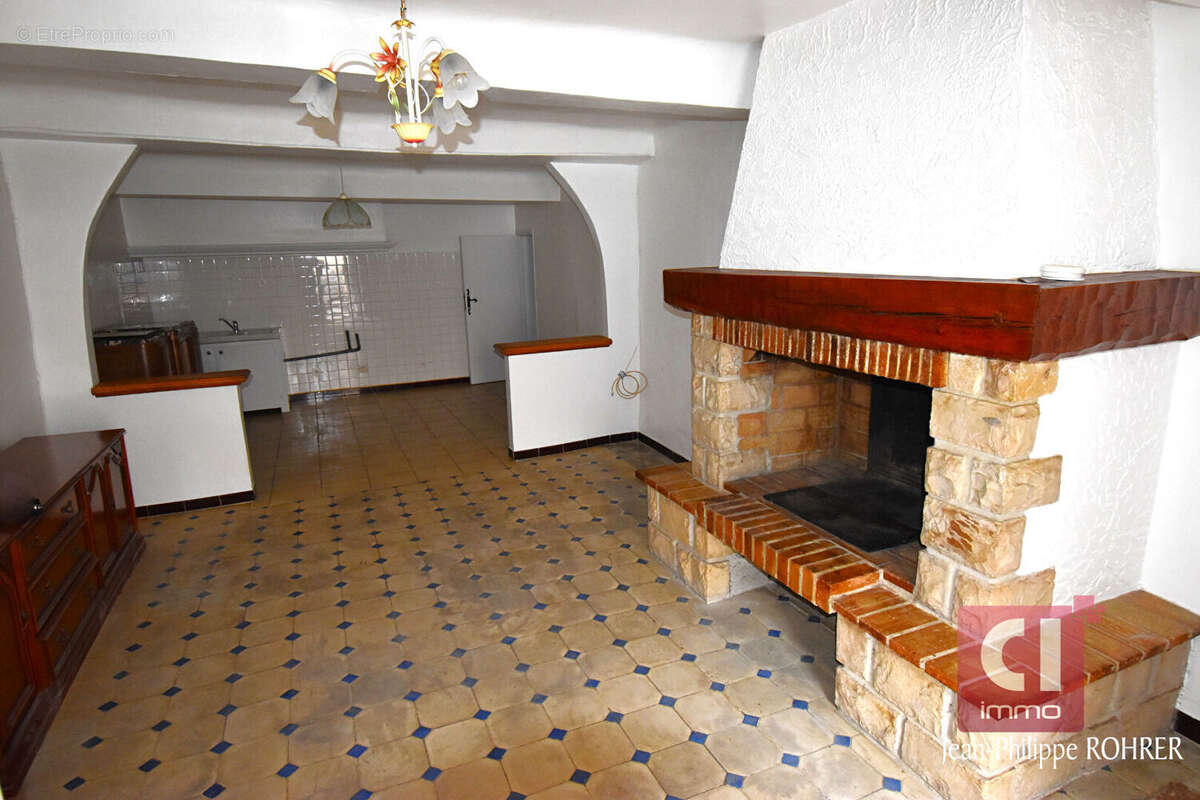 Maison à FLASSANS-SUR-ISSOLE