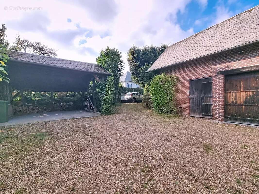 Maison à LA RIVIERE-SAINT-SAUVEUR