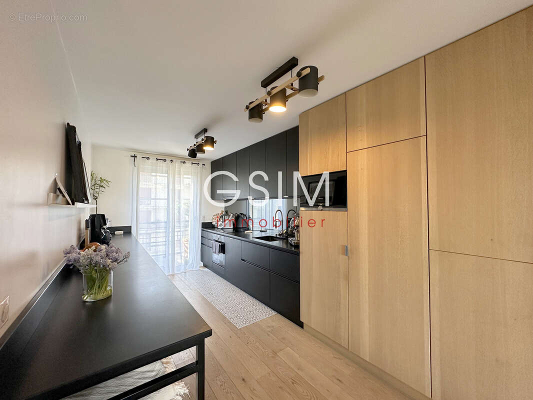 Appartement à SURESNES