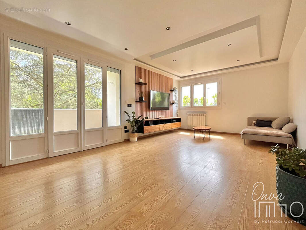 Appartement à FONTAINES-SUR-SAONE