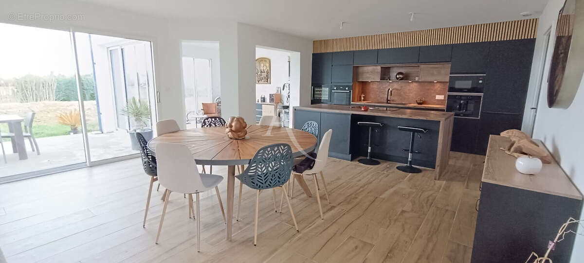 Maison à SAINT-NAZAIRE-SUR-CHARENTE
