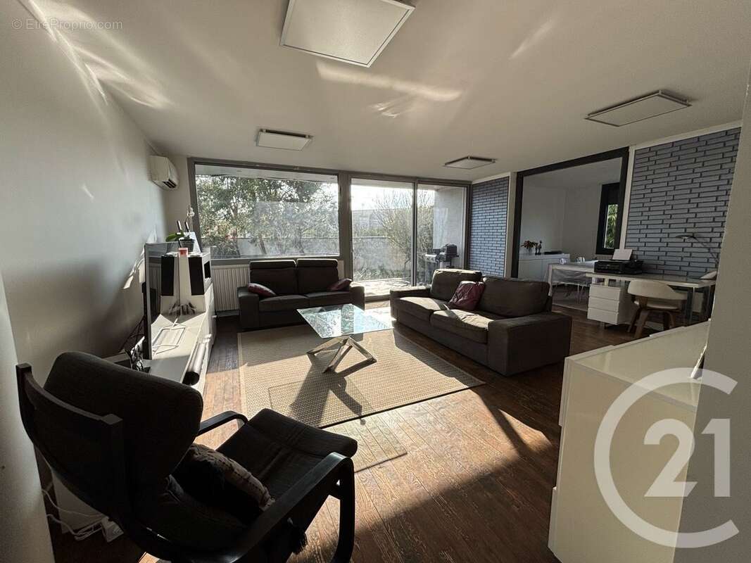 Maison à AMBARES-ET-LAGRAVE