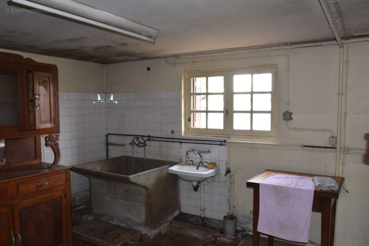 LA CLAYETTE - maison 156m² - avec entrepôt de 210m² sur terrain 3930m² - photo 15