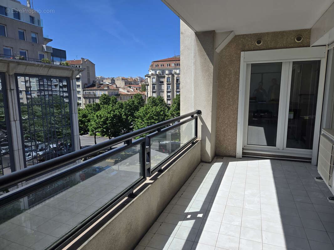 Appartement à MARSEILLE-8E