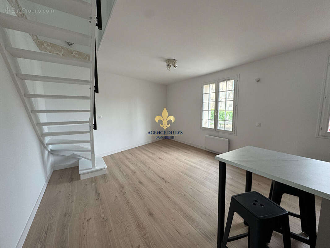 Appartement à LAMORLAYE